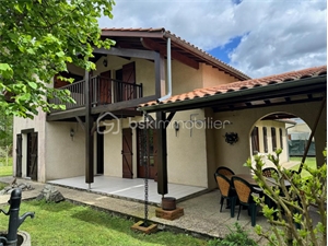 maison traditionnelle à la vente -   33600  PESSAC, surface 124 m2 vente maison traditionnelle - UBI420162841